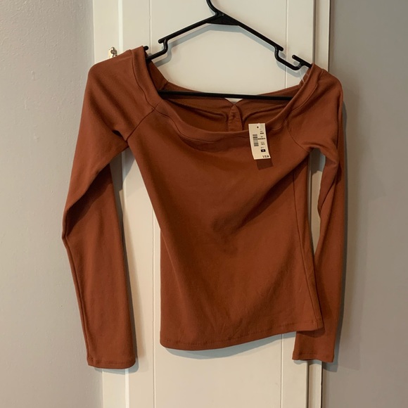 Aeropostale off the shoulder top! - Picture 2 of 4